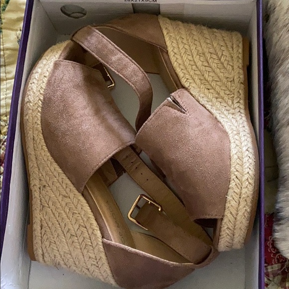 Wedges - Picture 7 of 7